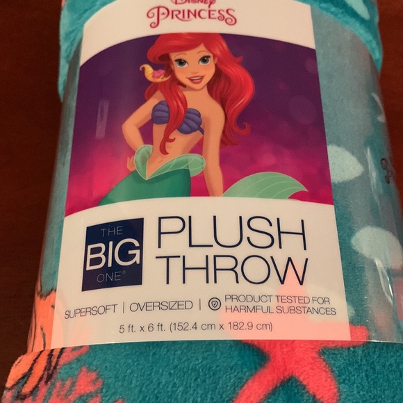 Disney’s little mermaid Ariel blanket - Picture 3 of 5